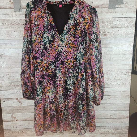 Vince Camuto, Women's elegant and Floral dress, ruffle Vneck, long sleeves, Sz S - Picture 7 of 8